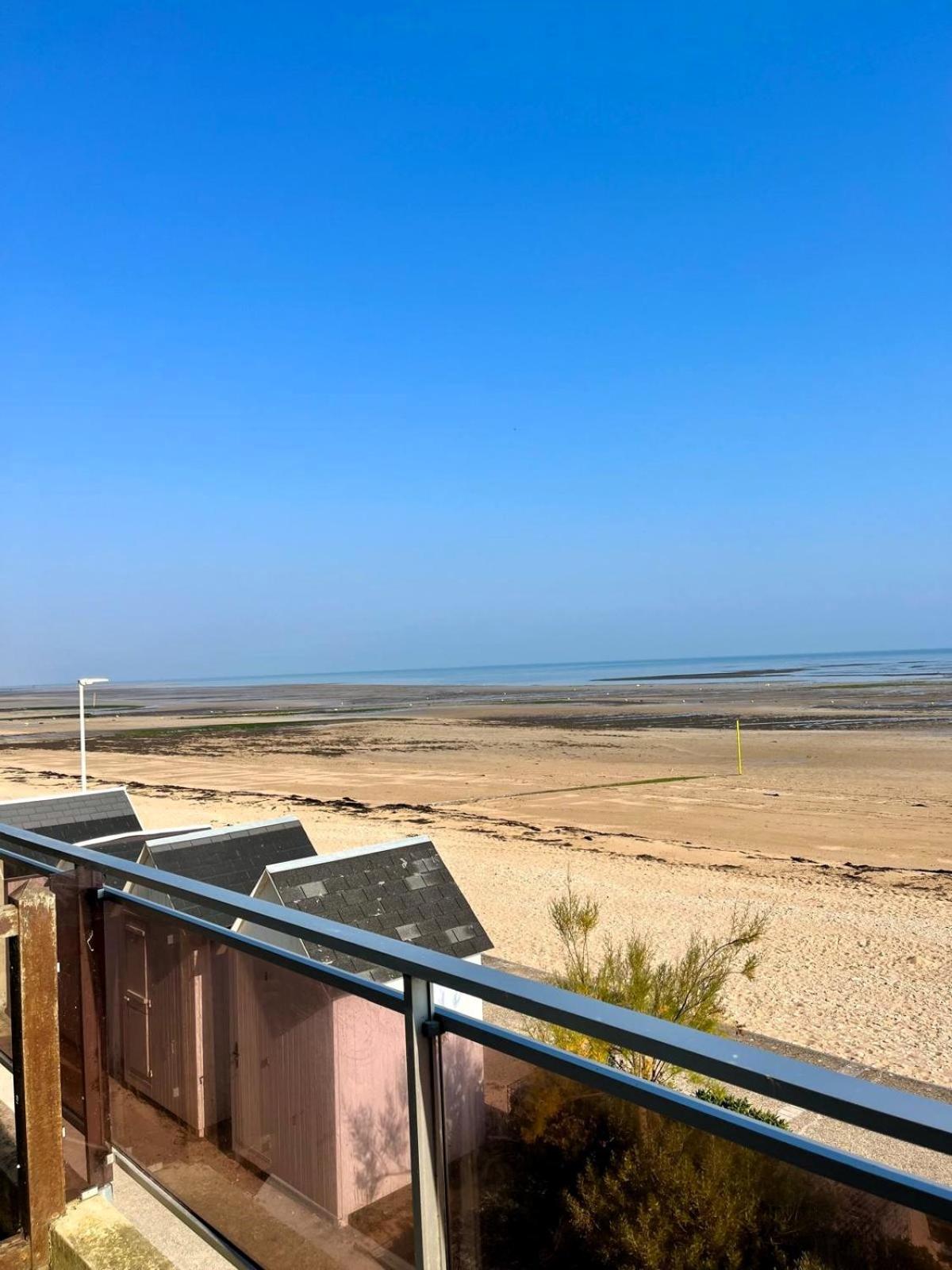 Mettons Les Voiles - Appt Vue Mer Avec Loggia Bernieres-sur-Mer Exterior photo