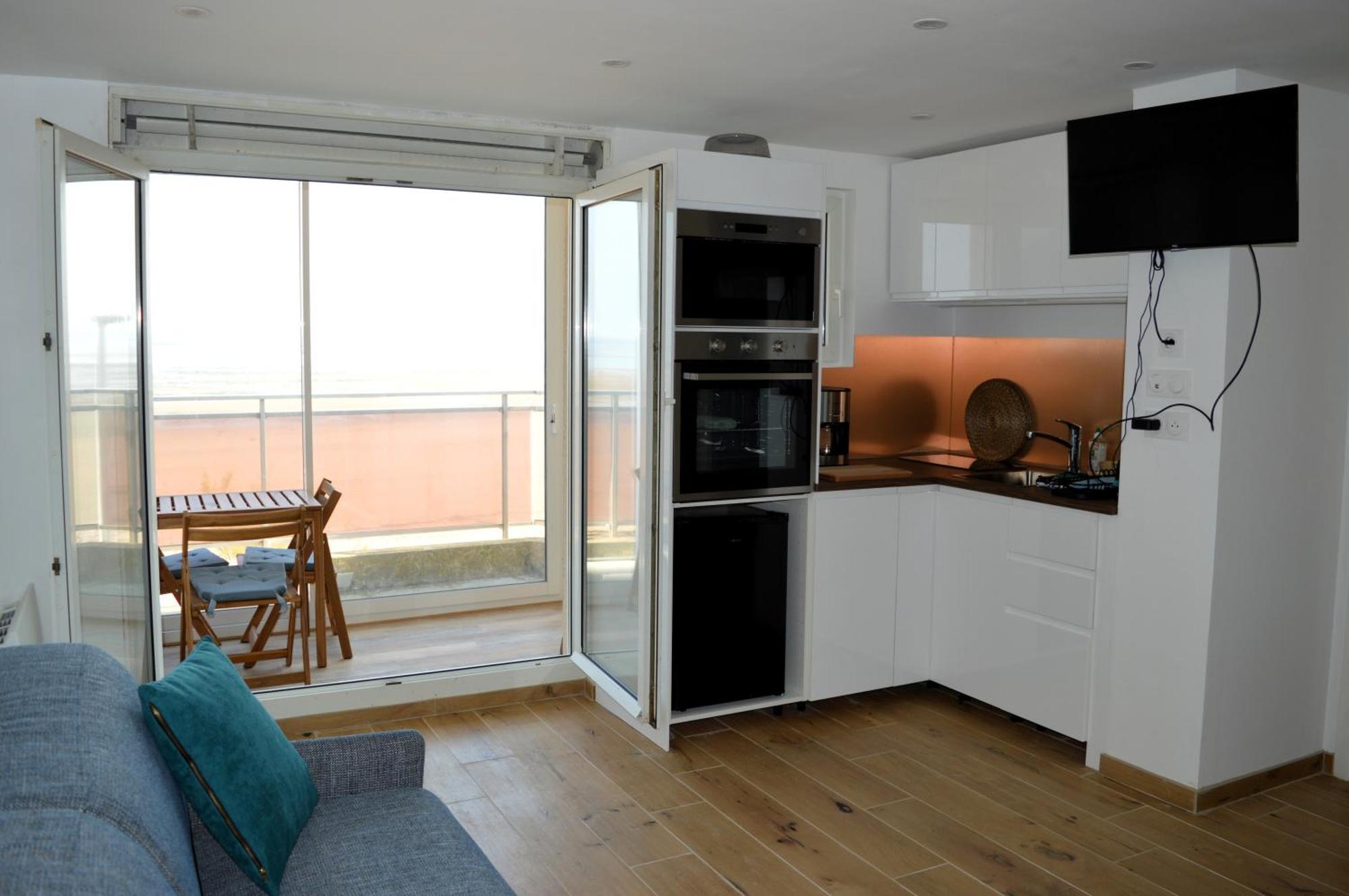 Mettons Les Voiles - Appt Vue Mer Avec Loggia Bernieres-sur-Mer Exterior photo